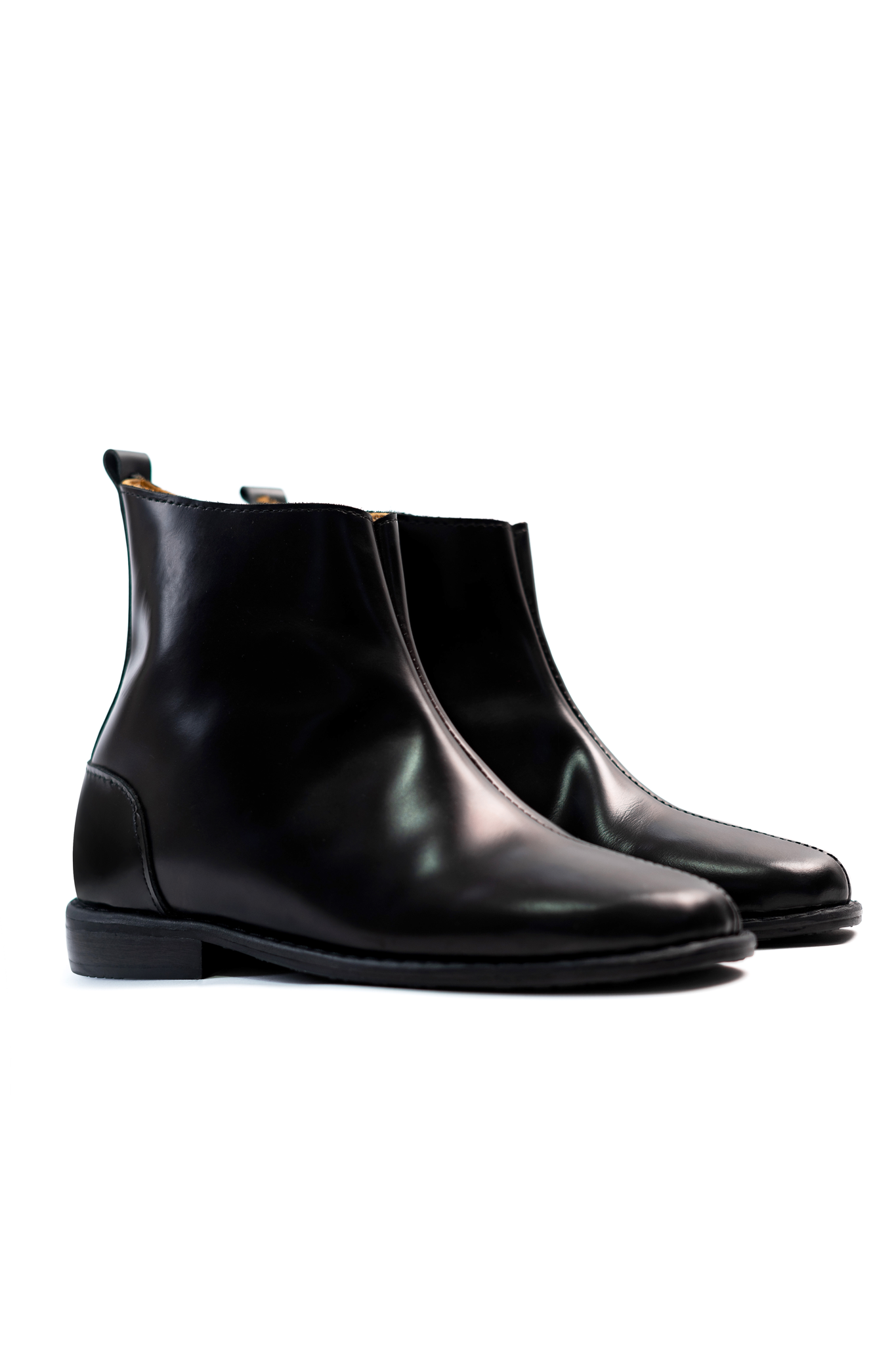 Ajadi Boots Black